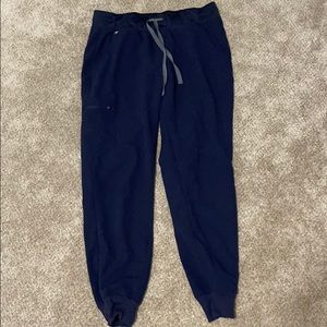 2pairs of fig joggers